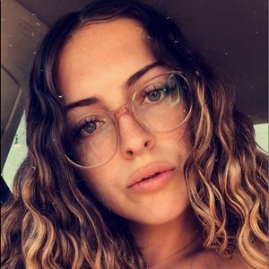Meet your Posher, Kylee